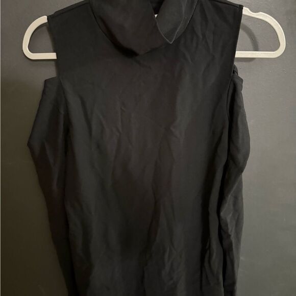 Boston Proper Black Long Sleeve Cold Shoulder Turtleneck Top M - Picture 8 of 9